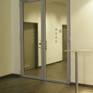 Противопожарная алюминиевая дверь EI 30 / серия FRM7186